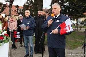Zdjęcie przedstawia przemawiającego Burmistrza Miejskiej Górki  (photo)