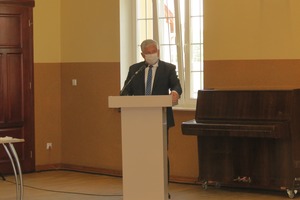 Burmistrz Miejskiej Górki Karol Skrzypczak w trakcie wystąpienia (photo)
