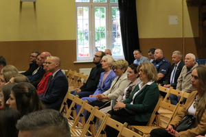 Zaproszeni goście uczestniczący w sesji rady (photo)