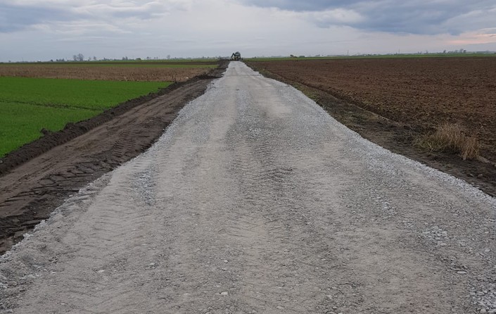 Zakończono budowę drogi dojazdowej do gruntów rolnych w Woszczkowie - zdjęcie