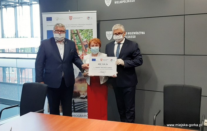 Podpisanie umowy na dofinansowanie kanalizacji sanitarnej w Sobiałkowie - zdjęcie