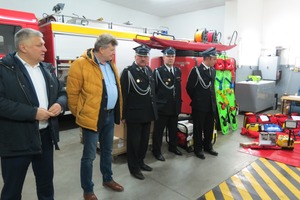 (photo)