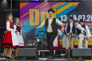  (photo)