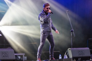  (photo)