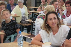 Publiczność zgromadzona na dożynkach (photo)