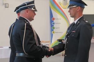 Strażacy w trakcie wręczania nagród (photo)