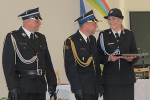 Strażacy w trakcie wręczania nagród (photo)