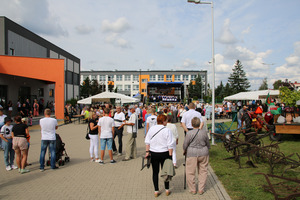  (photo)