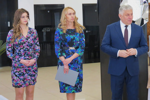 Zdjęcie przedstawia Burmistrza Gminy Miejska Górka oraz dwie Panie. (photo)