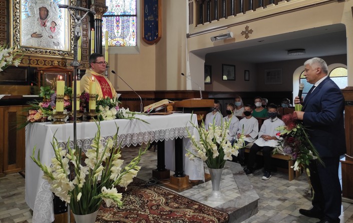 Kołaczkowska parafia podziękowała ks. proboszczowi Piotrowi Przydrożnemu za 7 lat posługi duszpaste - zdjęcie