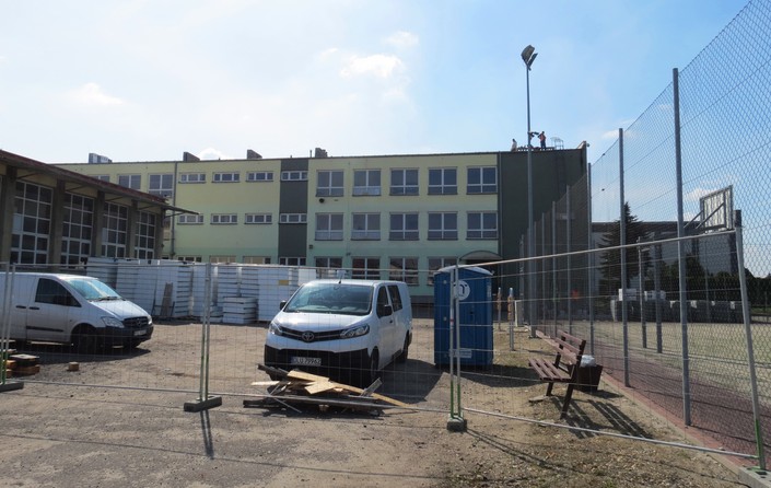 Termomodernizacja dwóch budynków szkolnych w Miejskiej Górce - zdjęcie
