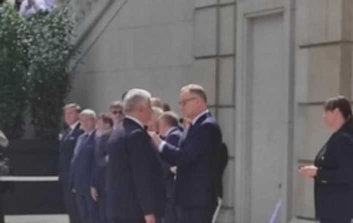 Burmistrz Miejskiej Górki Karol Skrzypczak odznaczony przez prezydenta Andrzeja Dudę! - zdjęcie