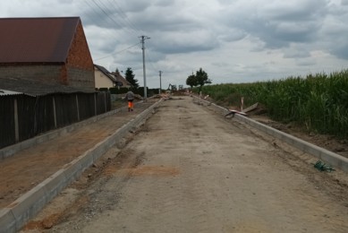 Trwa budowa dróg gminnych w Sobiałkowie