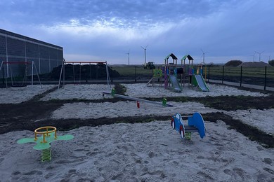 Zakończono budowę placu zabaw w Roszkowie
